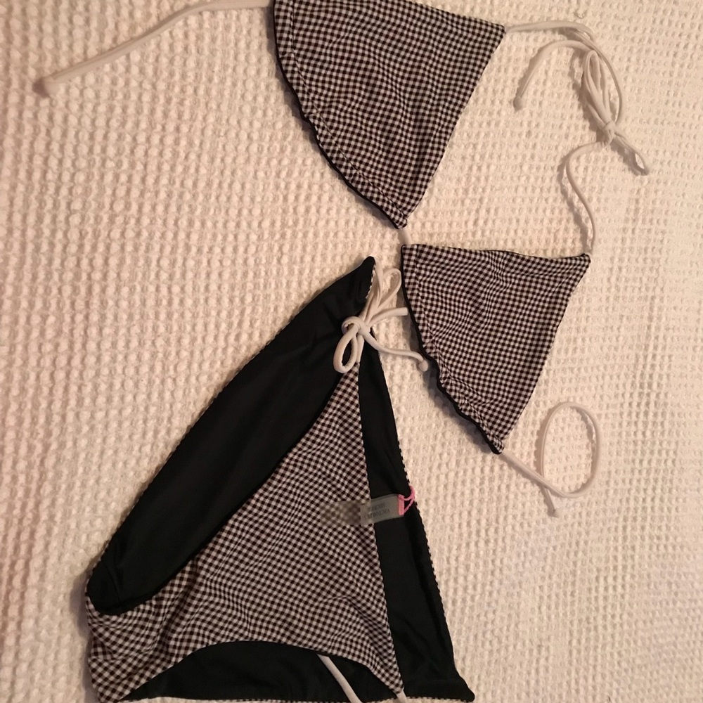 Victoria’s Secret reversible bikini